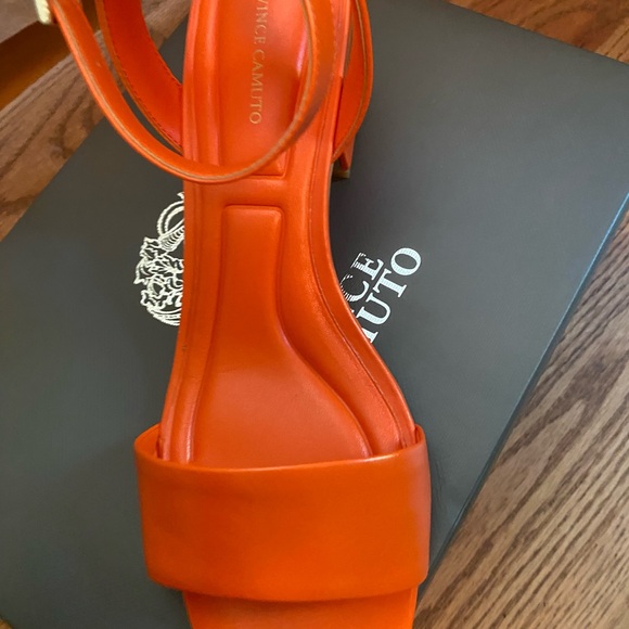 New in box! Vince Camuto block heel sandal. - Picture 11 of 12